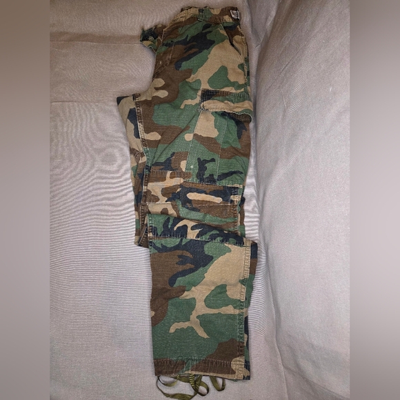 U.S. Military Pants - Vintage Women's Military Camouflage Cargo Pant - Size XS